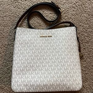 Michael Kors crossbody purse!